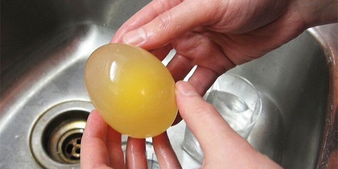 egg soaked in vinegar for athlete's foot